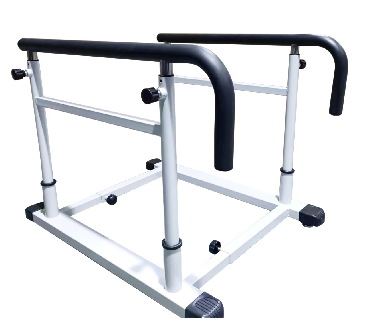 Реальное фото Беговая дорожка AMF 8241S + поручни D1 от магазина Спортев