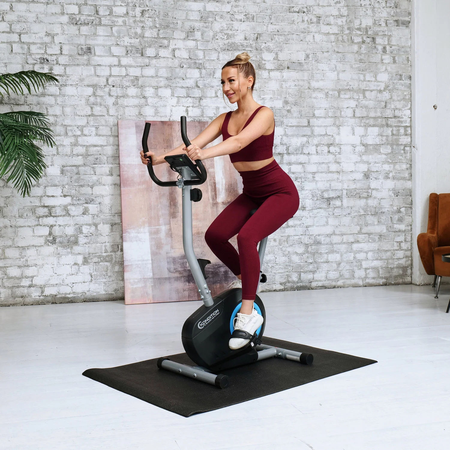 Реальное фото Велотренажер DFC GBYQ-2300A от магазина Спортев