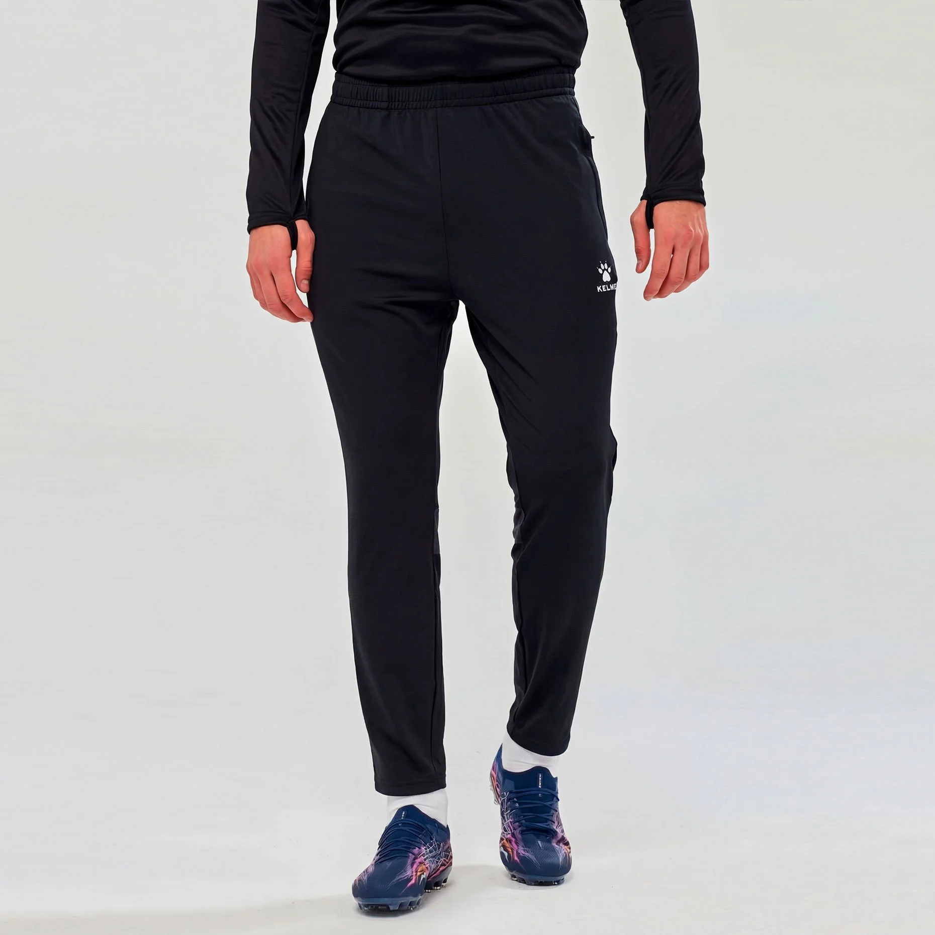 Реальное фото Брюки Kelme RIYGO взрослые  7561CK1161.000 от магазина Спортев