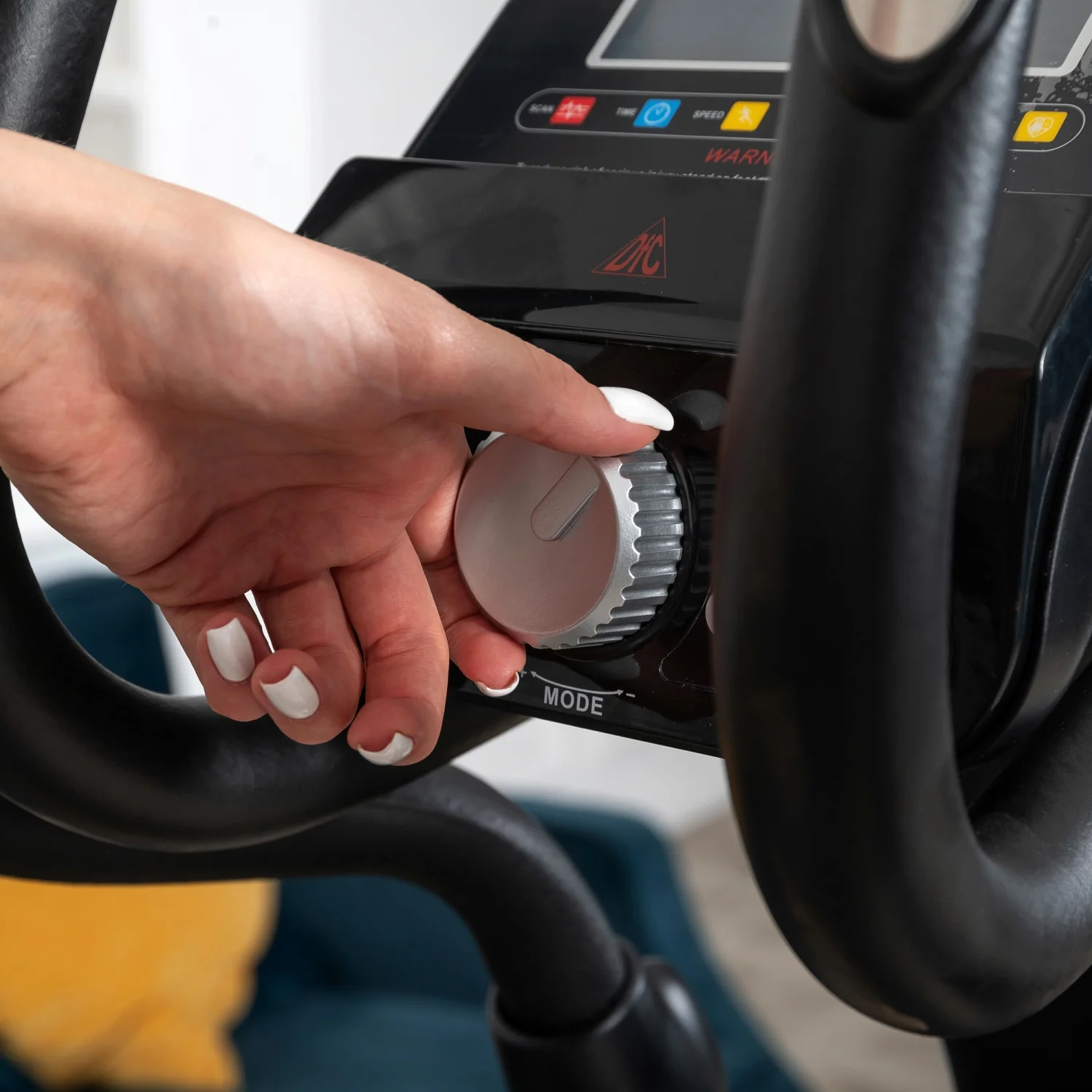 Реальное фото Эллиптический тренажер DFC E97614 магн.эл.привод от магазина Спортев