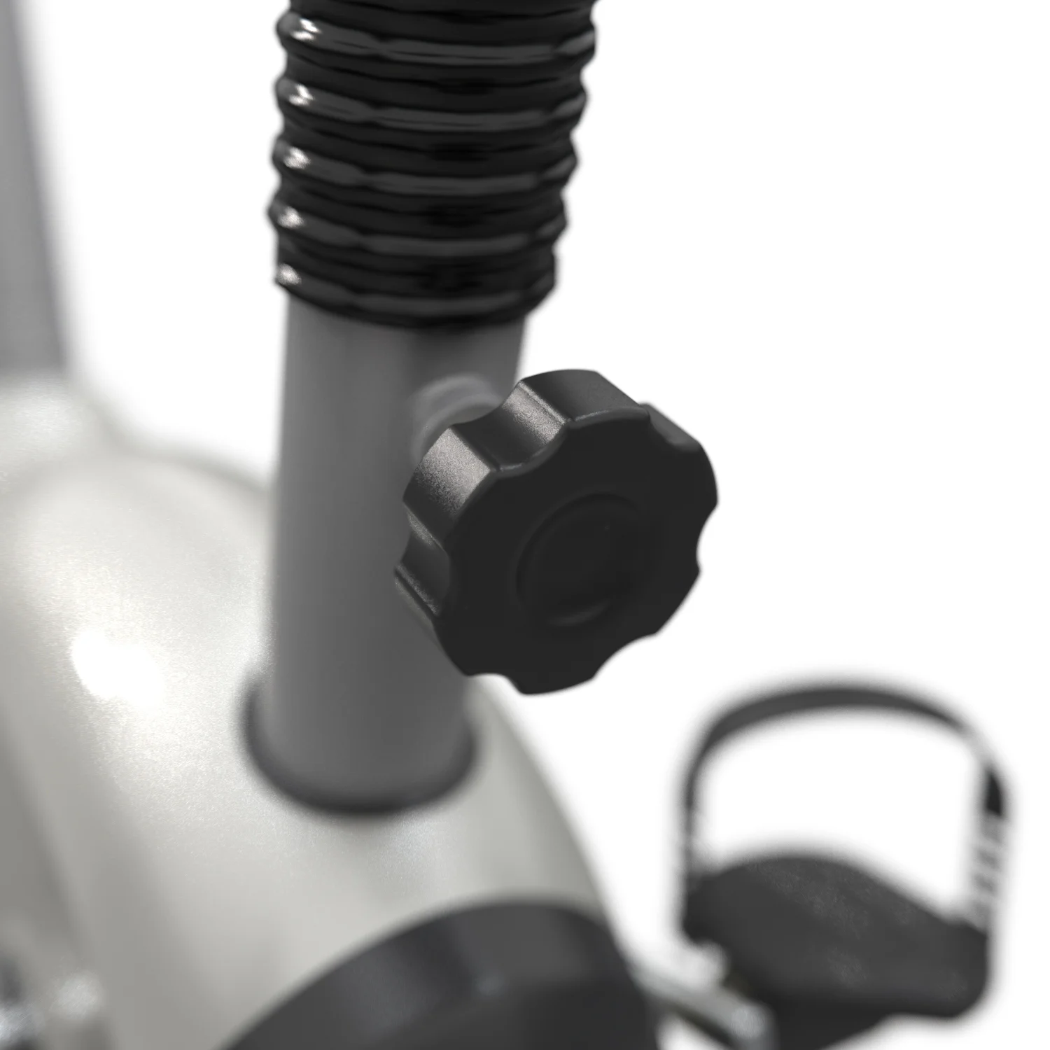 Реальное фото Велотренажер DFC B3.2 (черный/серебристый) от магазина Спортев