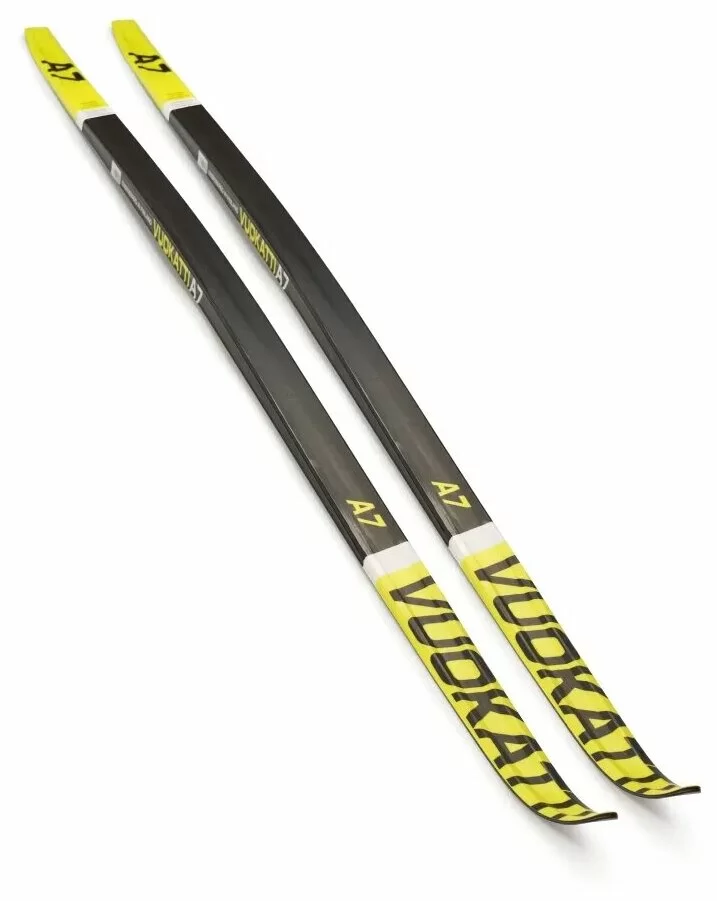Реальное фото Беговые лыжи Vuokatti step black/yellow 045SBY от магазина СпортЕВ