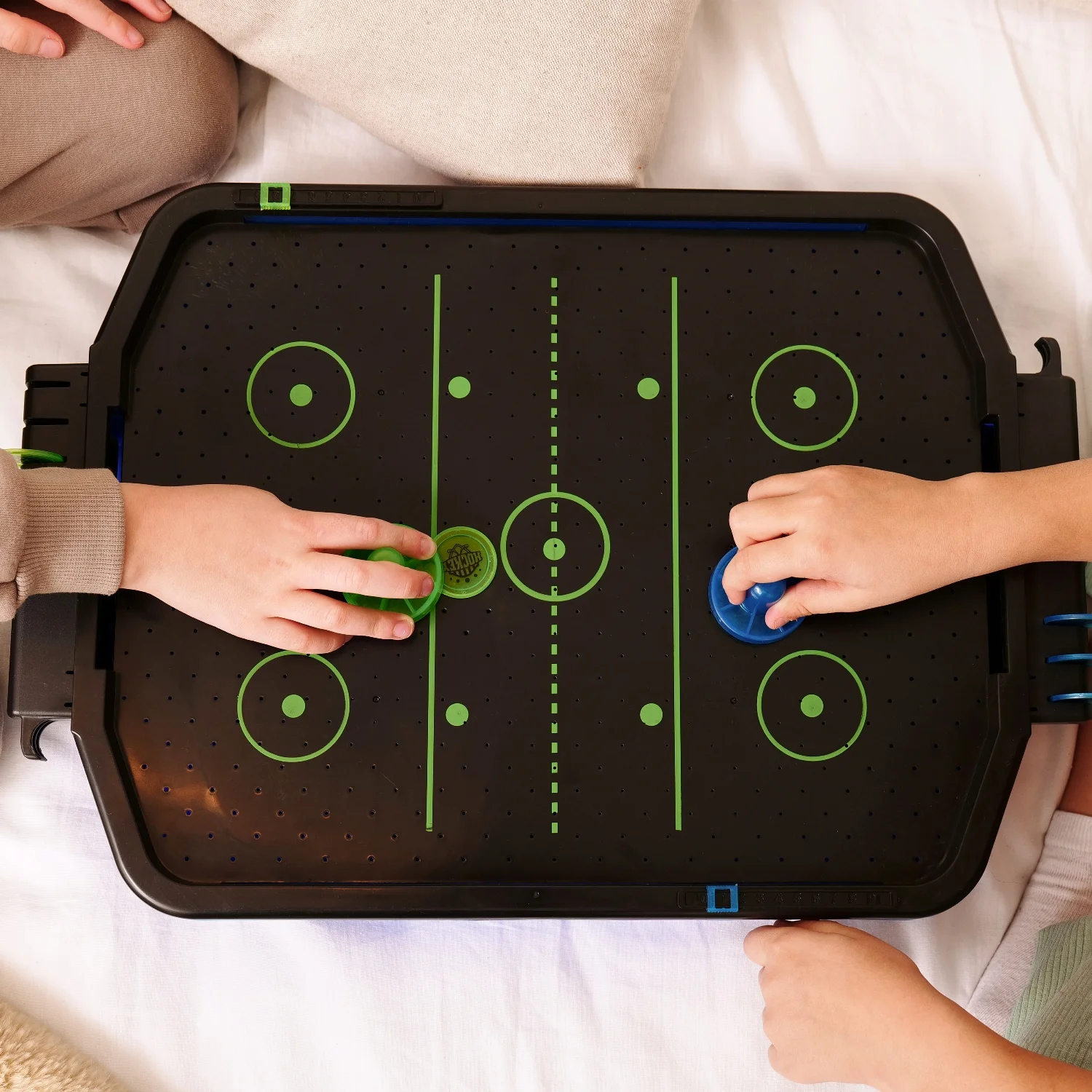 Реальное фото Игровой стол - аэрохоккей DFC SB-AT-2711 от магазина Спортев