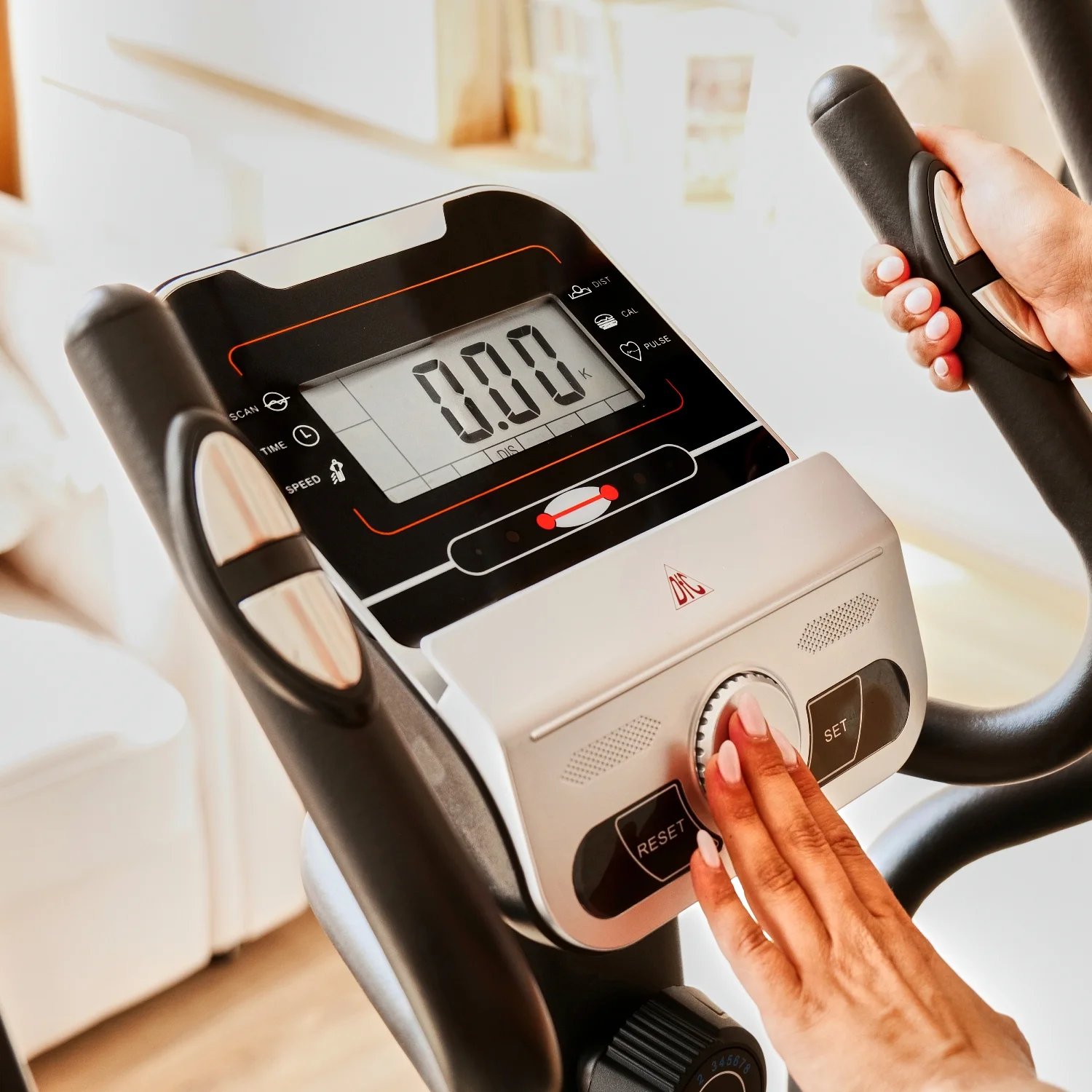 Реальное фото Эллиптический тренажер DFC E97501 магн. от магазина Спортев