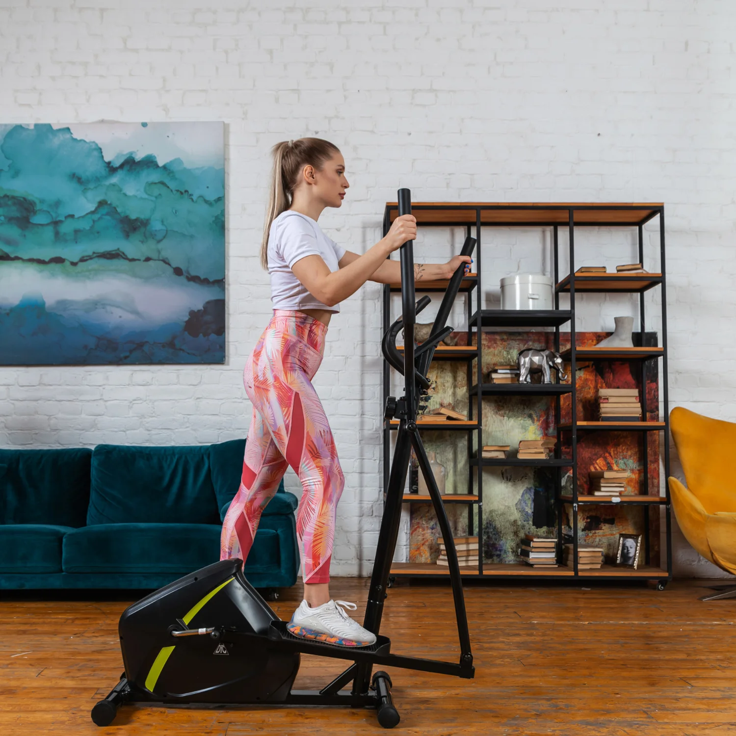 Реальное фото Эллиптический тренажер DFC E510 магнитный от магазина Спортев