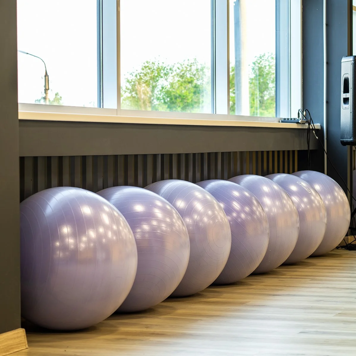 Реальное фото Гимнастический мяч антивзрыв D55 см PROFI-FIT РАСПРОДАЖА от магазина Спортев