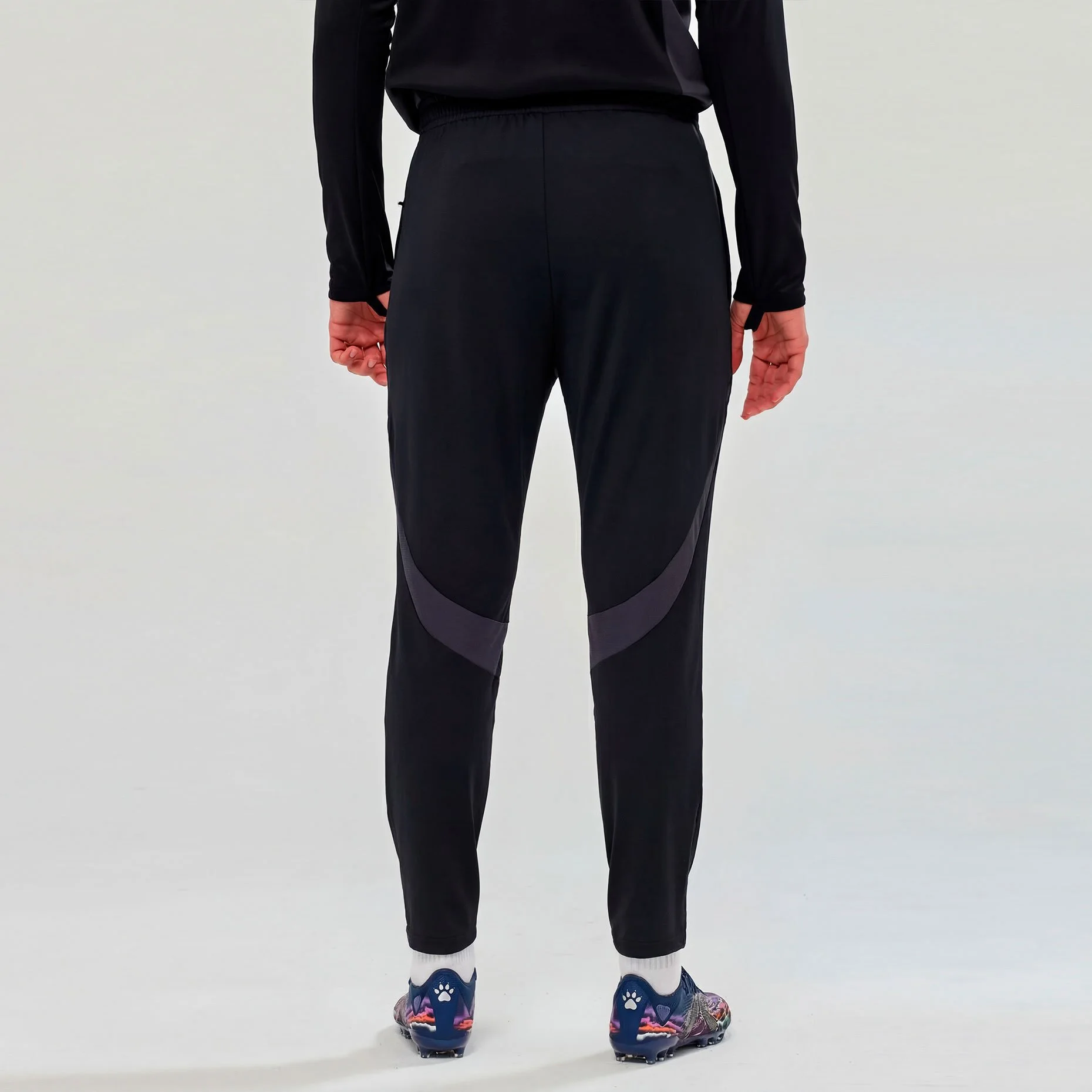 Реальное фото Брюки Kelme RIYGO взрослые  7561CK1161.000 от магазина Спортев