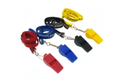 Свисток пластик Joerex без шарика на шнурке с карабином черный 10022708