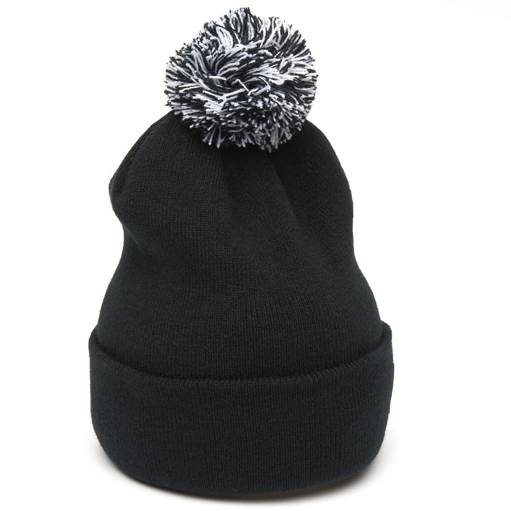 Реальное фото Шапка FC Juventus с помпоном полимерный шеврон черная р.55-58 37306 от магазина Спортев