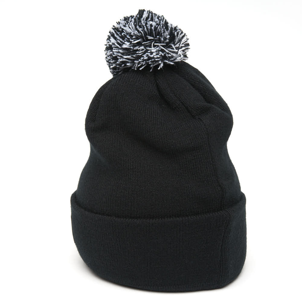 Реальное фото Шапка FC Juventus с помпоном полимерный шеврон черная р.55-58 37306 от магазина Спортев