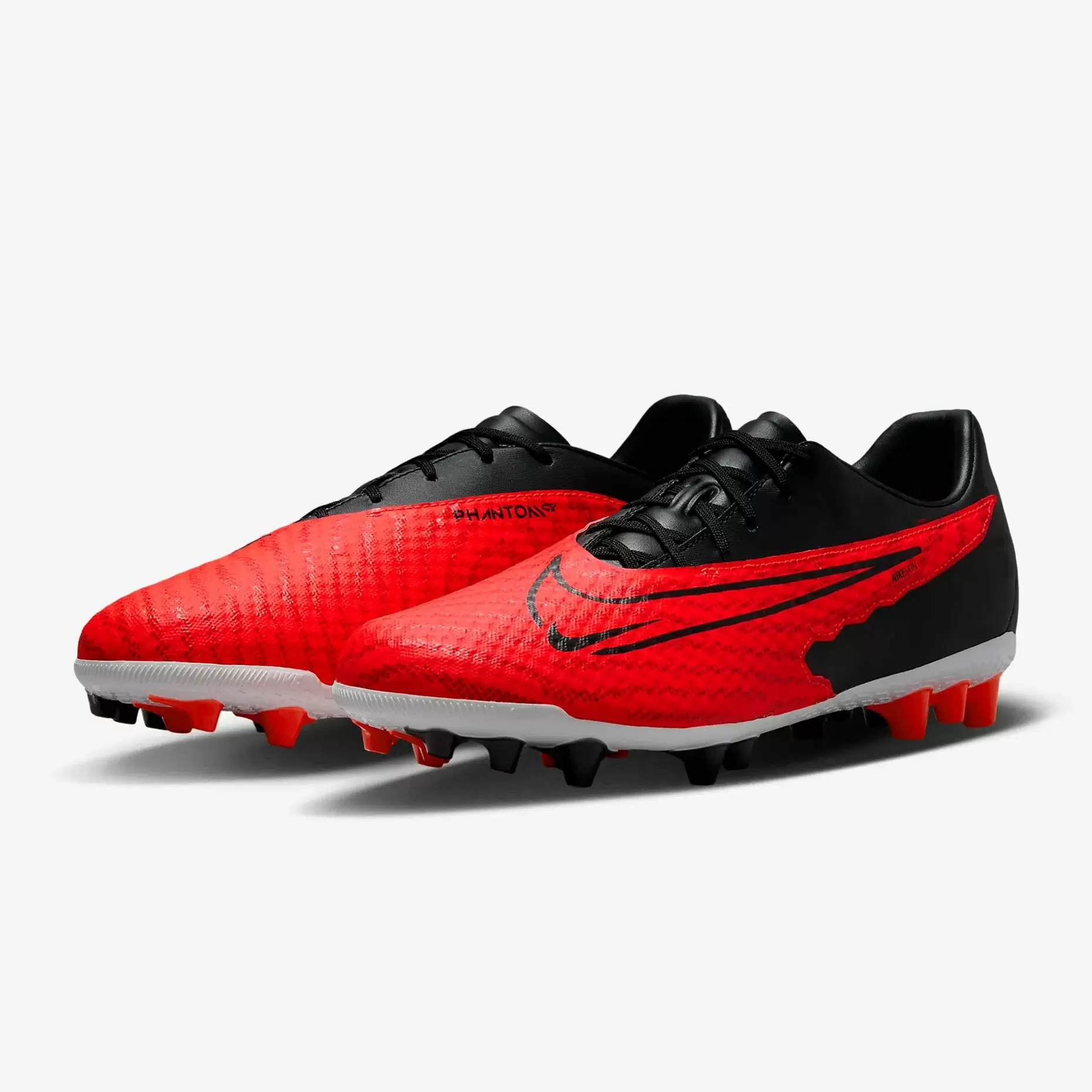Бутсы Nike Phantom GX Academy AG DD9469-600 Реальное фото Бутсы Nike Phantom GX Academy AG DD9469-600 от магазина Спортев